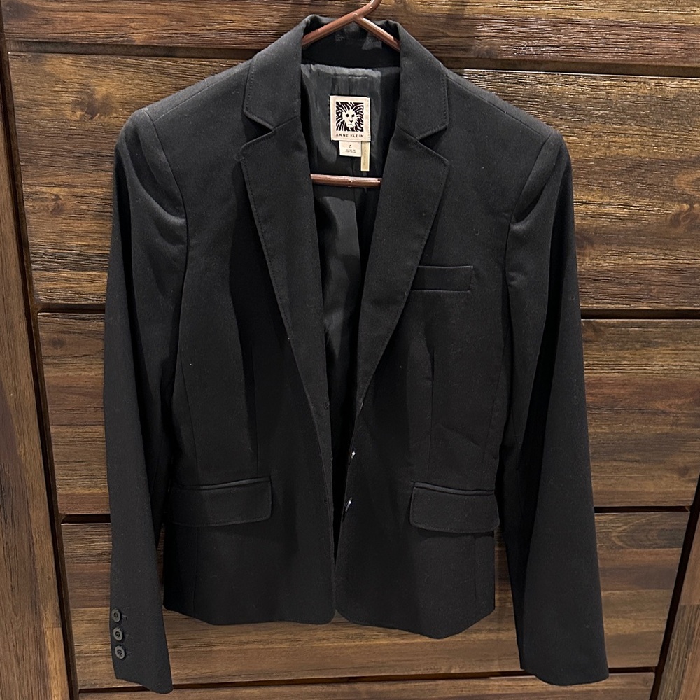 Anne Klein Women’s Black Pant Suit